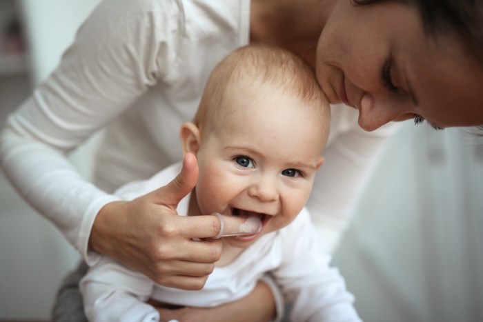 Dentizione dei bambini: i consigli e i tempi dei primi dentini